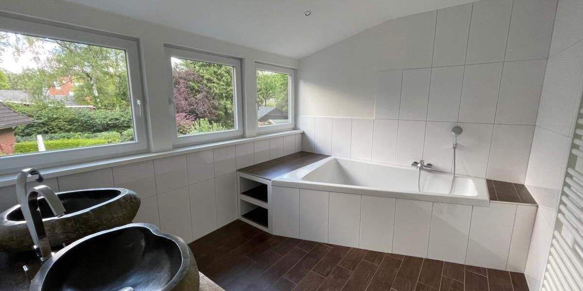 Mehrfamilienhaus, Wohnhaus Hamburg Volksdorf - 7 Zimmer, 247 m&sup2;, 2.890&euro; | Angebot:25879704