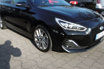 Hyundai i30 121.878 km 12.800 &euro; Hamburg 22459