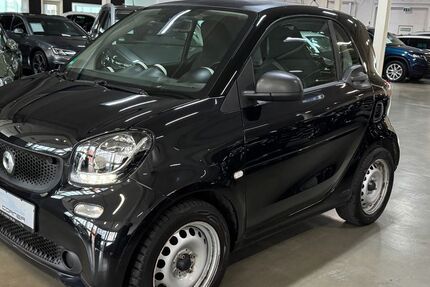 Smart ForTwo 64.179 km 8.499 &euro; Hamburg 20537