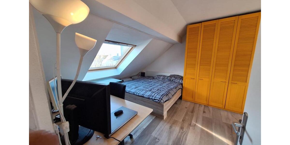 Dachgeschoßwohnung Hamburg Harburg - 2 Zimmer, 25 m&sup2;, 650&euro; | Angebot:25838898