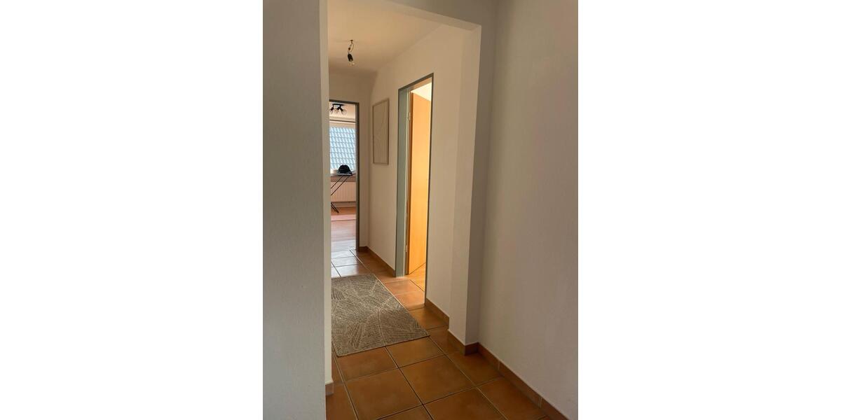 Dachgeschoßwohnung Reinbek - 3 Zimmer, 80 m&sup2;, 980&euro; | Angebot:25583184