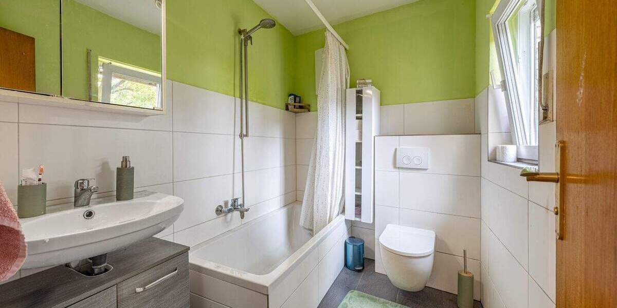 Mehrfamilienhaus, Wohnhaus Klein Offenseth-Sparrieshoop Sparrieshoop - 8 Zimmer, 213 m&sup2;, 375.000&euro; | Angebot:25744188