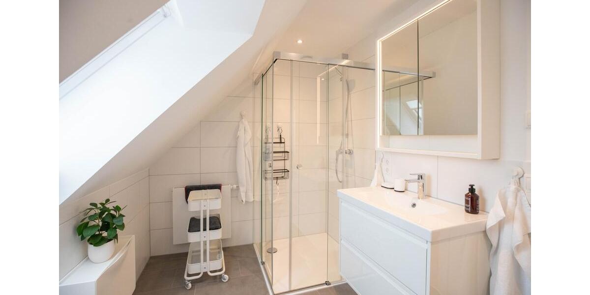 Dachgeschoßwohnung Uetersen - 2 Zimmer, 75 m&sup2;, 2.400&euro; | Angebot:26715463