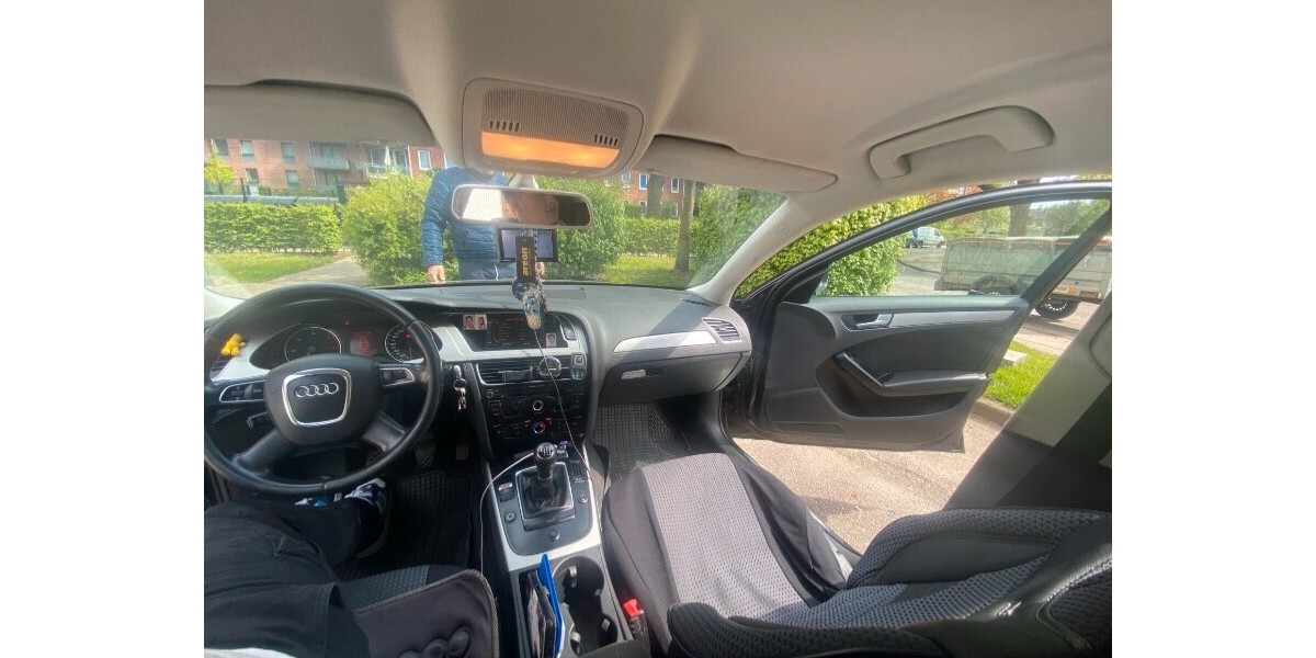 Audi A4 326.433 km 5.500 &euro; Hamburg 20038