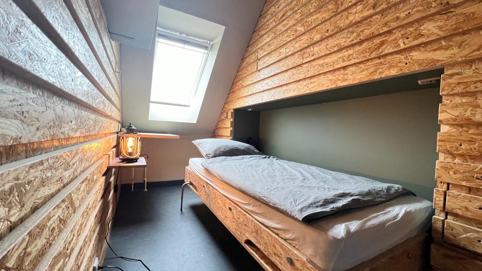 Dachgeschoßwohnung Hamburg Barmbek-Süd - 5 Zimmer, 91 m&sup2;, 2.100&euro; | Angebot:25854851