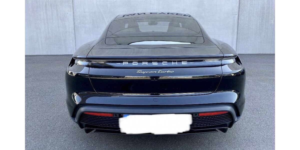 Porsche Taycan 7.400 km 120.600 &euro; Hamburg 20038