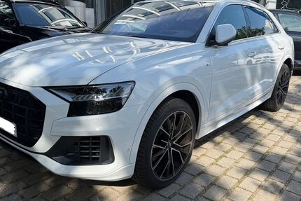 Audi Q8 99.469 km 59.990 &euro; Hamburg 22159