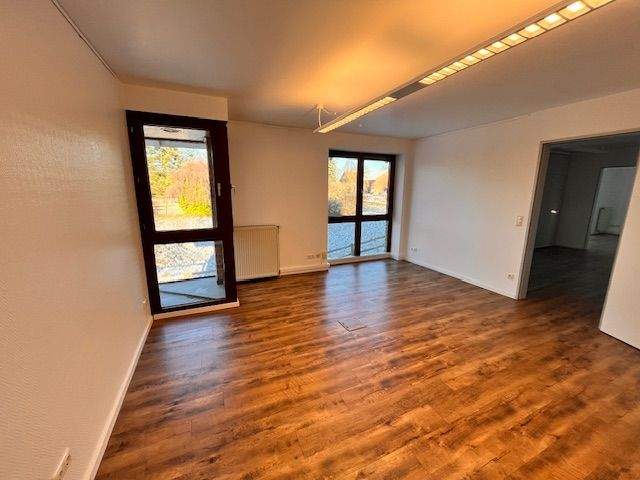 Gewerbeobjekt Ahrensburg - 8 Zimmer, 220 m&sup2;, 2.500&euro; | Angebot:25705655
