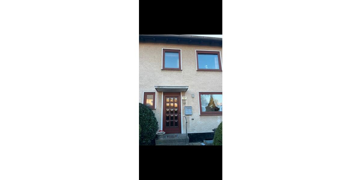 Reihenhaus Bad Oldesloe - 5 Zimmer, 93 m&sup2;, 305.000&euro; | Angebot:25973654