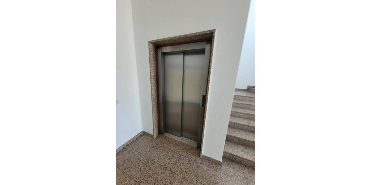 Gewerbeobjekt Hamburg Lokstedt - 1 Zimmer, 279 m&sup2;, 2.232&euro; | Angebot:25984498