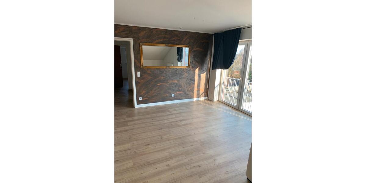 Dachgeschoßwohnung Barmstedt - 3 Zimmer, 69 m&sup2;, 980&euro; | Angebot:25894758