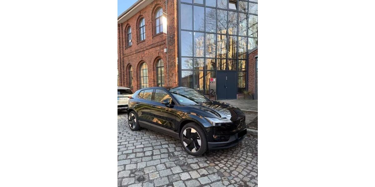 Volvo EX30 2.290 km 44.500 &euro; Hamburg 22761