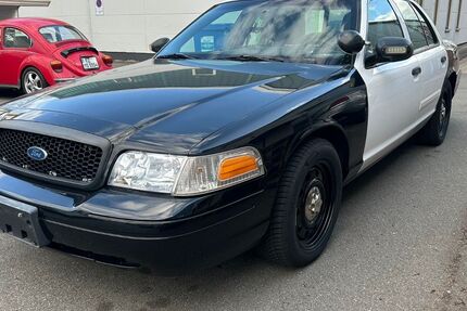 Ford Crown 144.000 km 15.500 &euro; Wentorf 21465