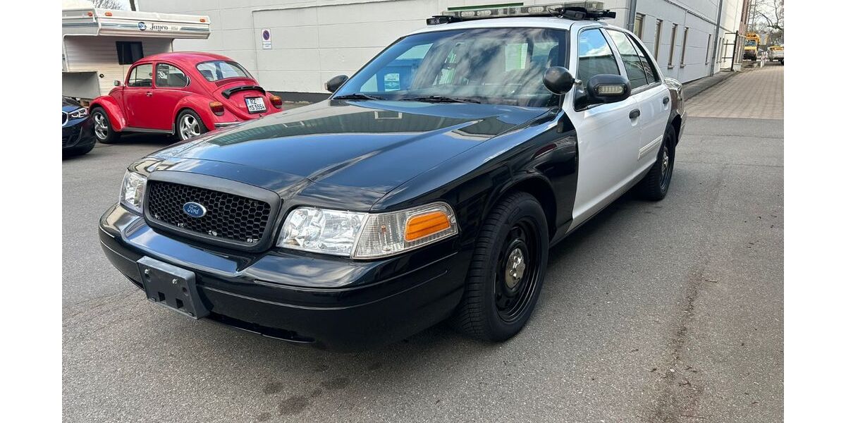 Ford Crown 144.000 km 15.500 &euro; Wentorf 21465