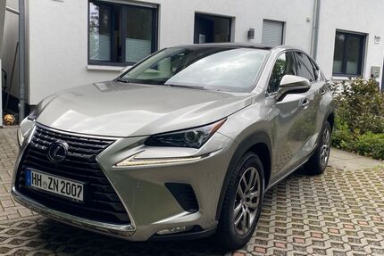 Lexus NX 300 45.000 km 30.900 &euro; Hamburg - 1 Min. vom Hamburg Airport 22415