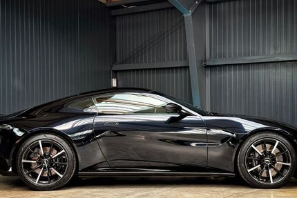 Aston Martin V8 Vantage 13.144 km 134.999 &euro; Siek 22962