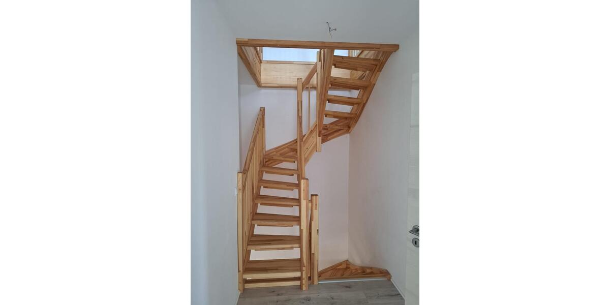 Doppelhaushälfte Pinneberg - 5 Zimmer, 170 m&sup2;, 2.125&euro; | Angebot:25353181