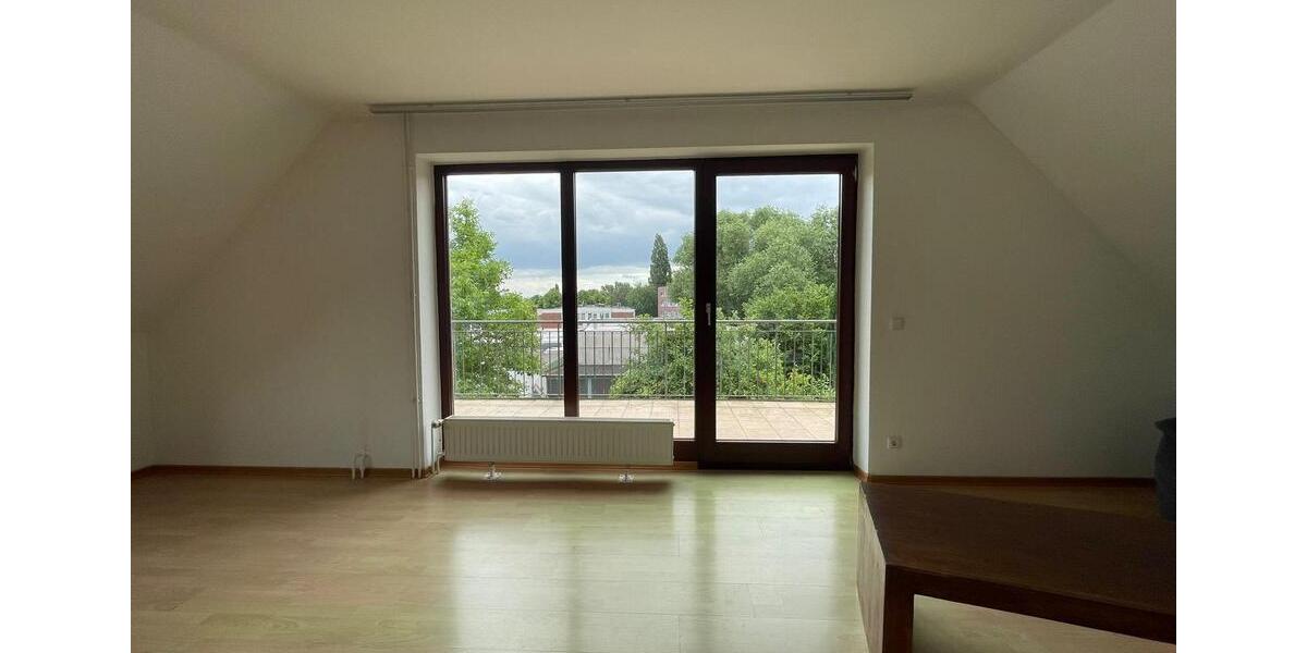 Dachgeschoßwohnung Hamburg Eppendorf - 4 Zimmer, 103 m&sup2;, 1.850&euro; | Angebot:25176633