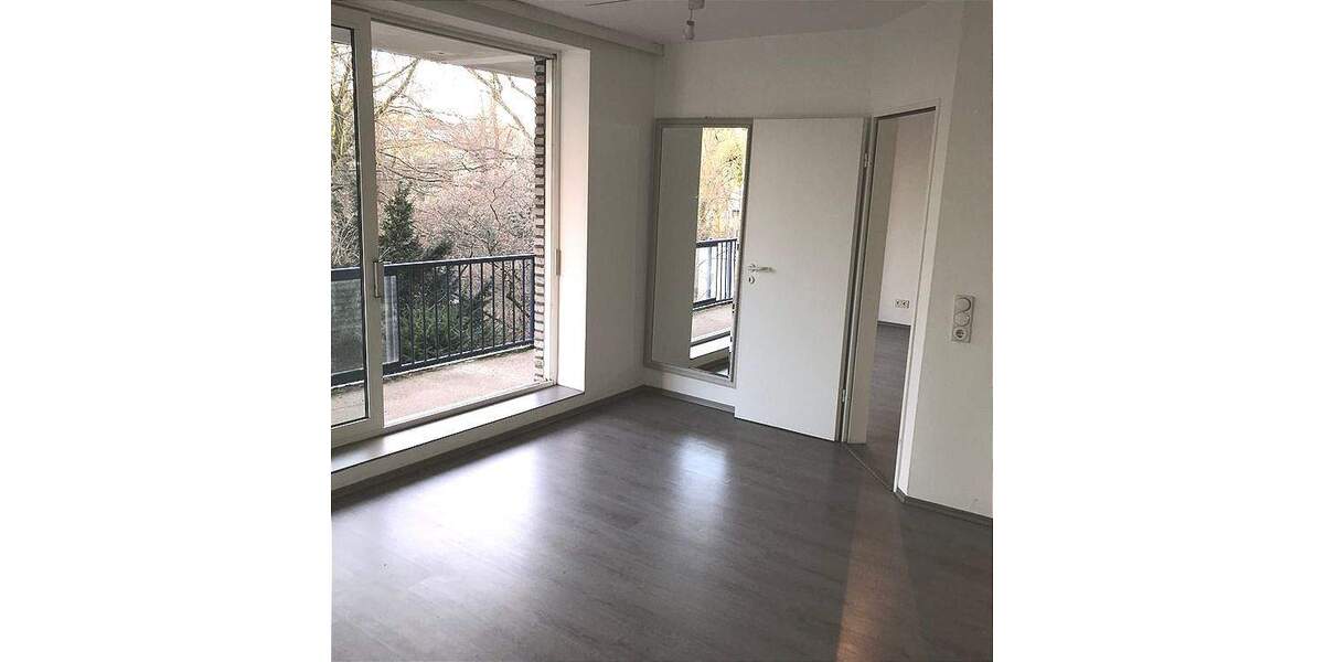 Etagenwohnung Hamburg Uhlenhorst - 3 Zimmer, 121 m&sup2;, 2.600&euro; | Angebot:25778932
