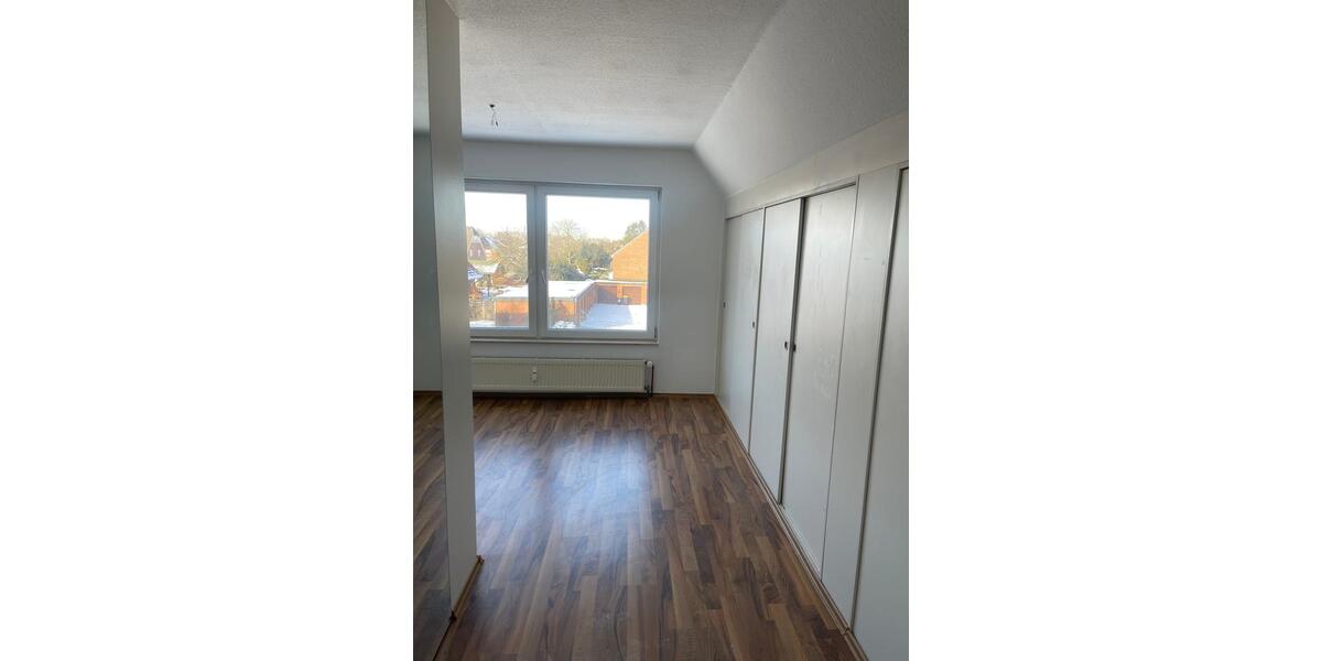 Dachgeschoßwohnung Oststeinbek - 2.5 Zimmer, 69 m&sup2;, 850&euro; | Angebot:25394072