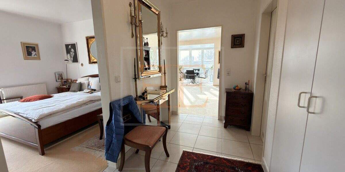 Lichtdurchflutete 2.-Zimmer Wohnung mit großem Balkon und Tiefgaragenstellplatz - Etagenwohnung Hamburg / Lurup Lurup | Angebot:25790655