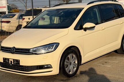 VW Touran 179.000 km 17.900 &euro; Stapelfeld bei Hamburg 22145