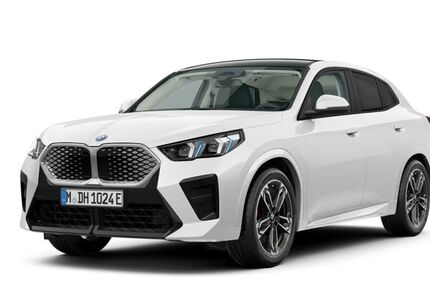 BMW iX2 1.500 km 61.890 &euro; Halstenbek 25469