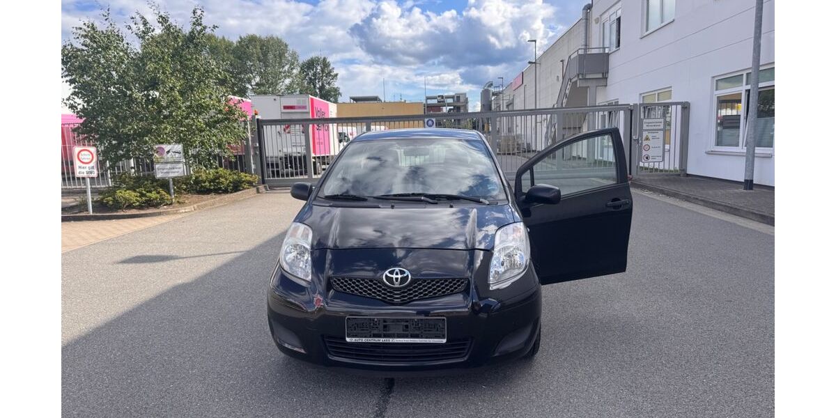 Toyota Yaris 195.000 km 2.350 &euro; Hamburg 22115