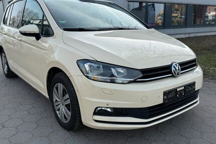 VW Touran 406.313 km 5.790 &euro; Hamburg 20539