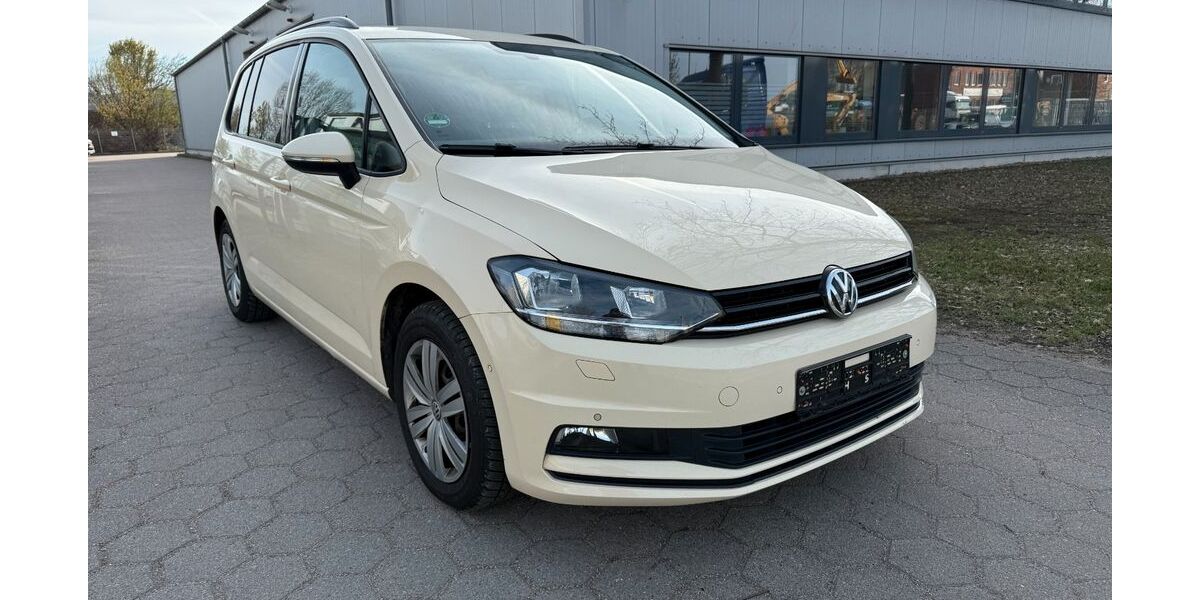 VW Touran 406.313 km 5.790 &euro; Hamburg 20539