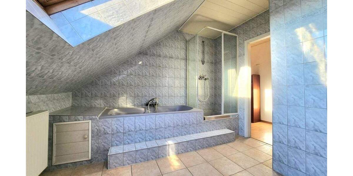 Etagenwohnung Nahe - 6 Zimmer, 145 m&sup2;, 299.000&euro; | Angebot:25682395