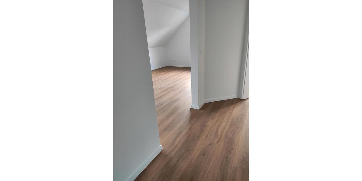 Dachgeschoßwohnung Hamburg Harburg - 3 Zimmer, 74 m&sup2;, 1.300&euro; | Angebot:25720376