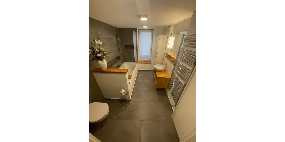 Dachgeschoßwohnung Rellingen - 3 Zimmer, 83 m&sup2;, 1.900&euro; | Angebot:25942313