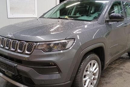 Jeep Compass 9.309 km 23.445 &euro; Uetersen bei Hamburg 25436