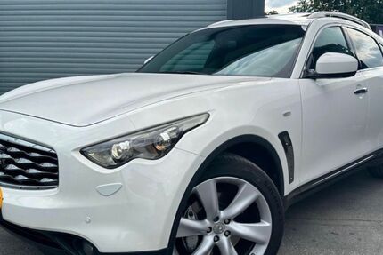 INFINITI FX 177.956 km 10.999 &euro; Hamburg 20535