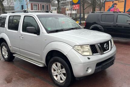 Nissan Pathfinder 396.500 km 3.499 &euro; Hamburg 22045