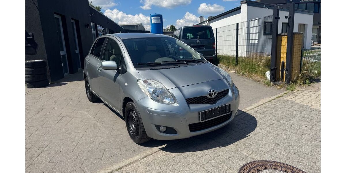 Toyota Yaris 198.000 km 2.890 &euro; Norderstedt 22848