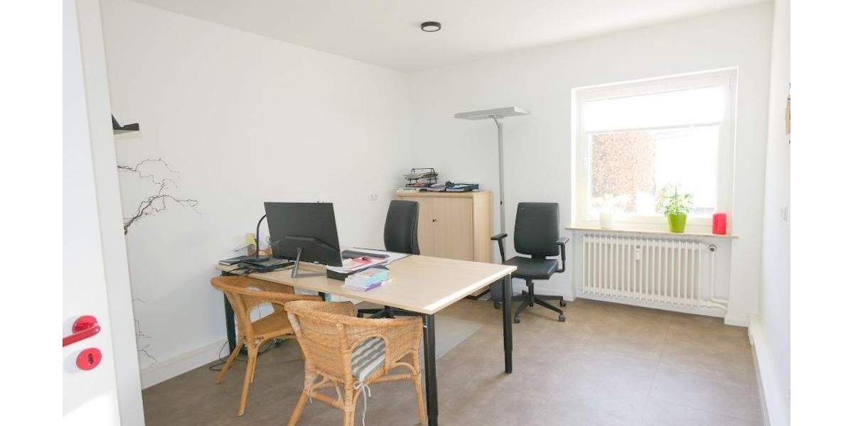 Gewerbeobjekt Tornesch - 5 Zimmer, 124 m&sup2;, 1.680&euro; | Angebot:25775259