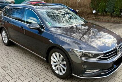 VW Passat Variant 76.094 km 25.999 &euro; Hamburg 22175