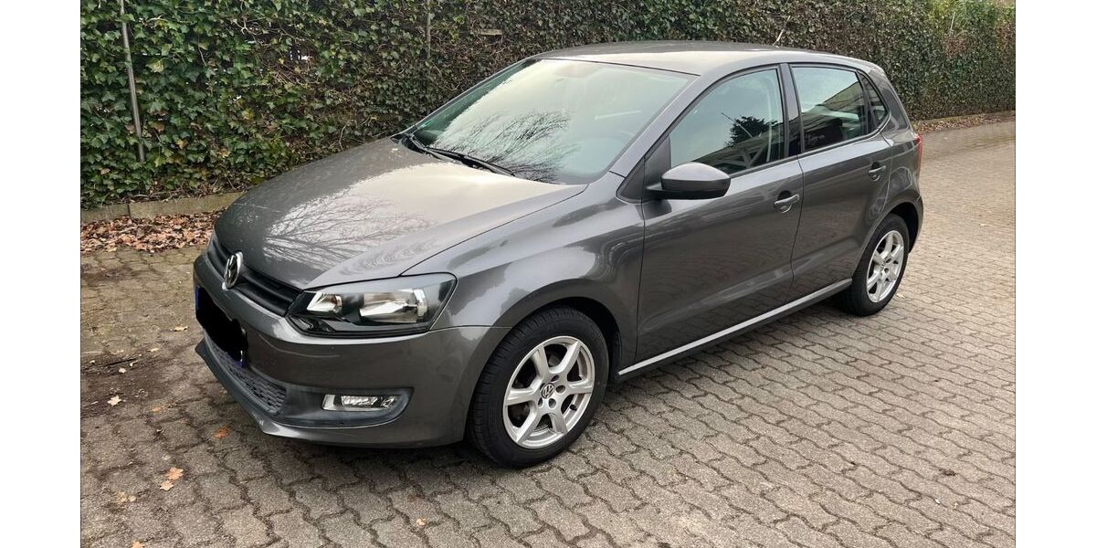 VW Polo 156.151 km 4.699 &euro; Halstenbek 25469