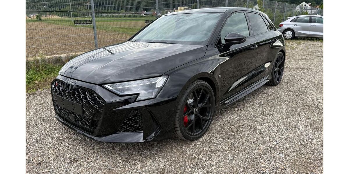 Audi RS3 1.500 km 67.980 &euro; Norderstedt 22844