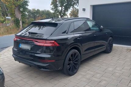 Audi Q8 45.500 km 73.900 &euro; Hamburg 22453