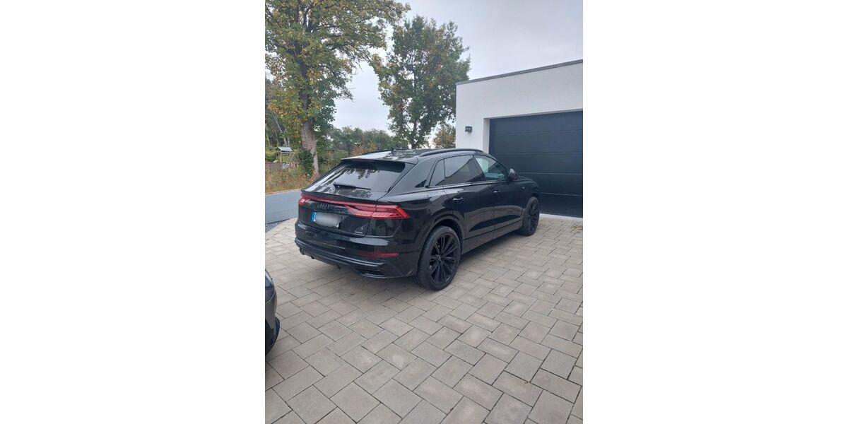 Audi Q8 45.500 km 73.900 &euro; Hamburg 22453