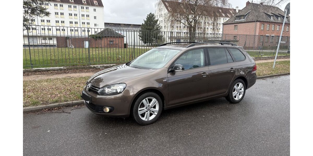 VW Golf 122.800 km 8.490 &euro; Hamburg 22045