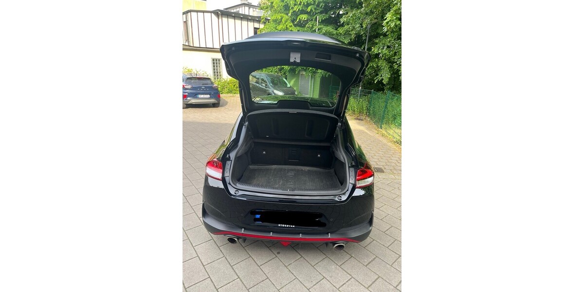 Hyundai i30 103.000 km 21.000 &euro; Hamburg 20038