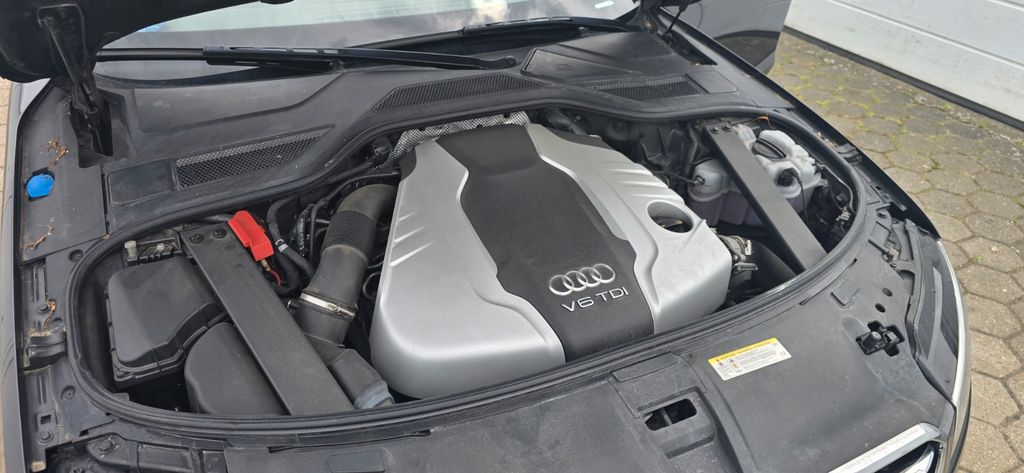 Audi A8 162.412 km 27.800 &euro; Hamburg 21031