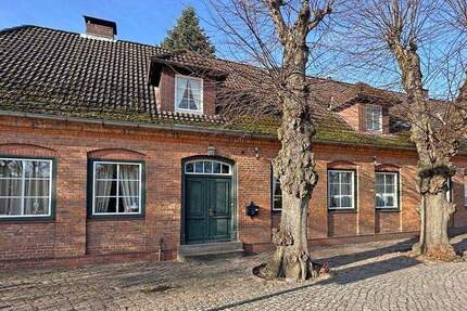 Haus Ahrensburg - 1 Zimmer, 395 m&sup2;, 750.000&euro; | Angebot:25796402