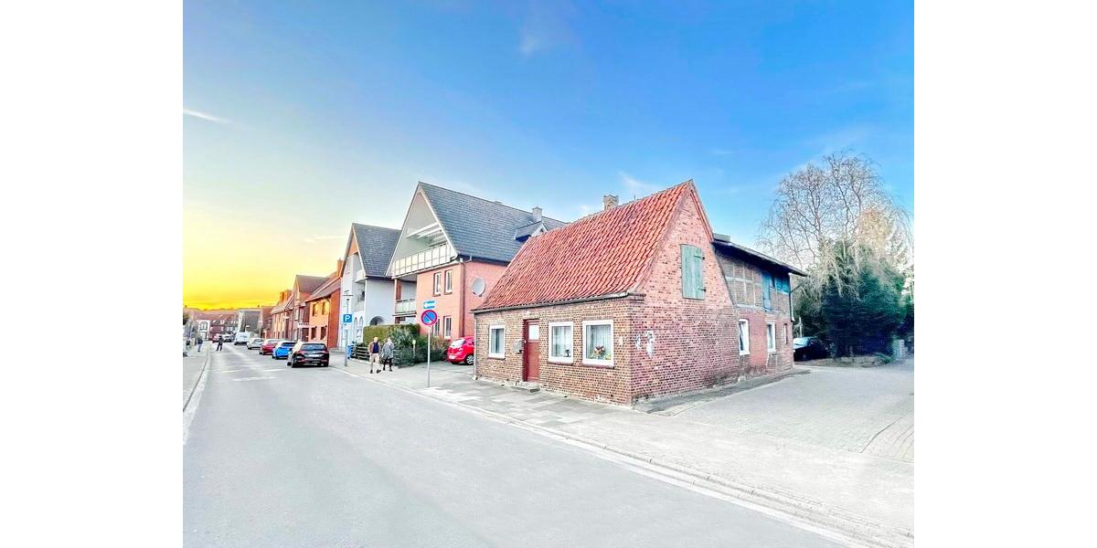 Geschosswohnungsbaugrundstück + freier Walmdachbungalow + vermietetes Haus im Herzen der Kur-und Rolandstadt Bad Bramstedt - Grundstück Bad Bramstedt | Angebot:9247880