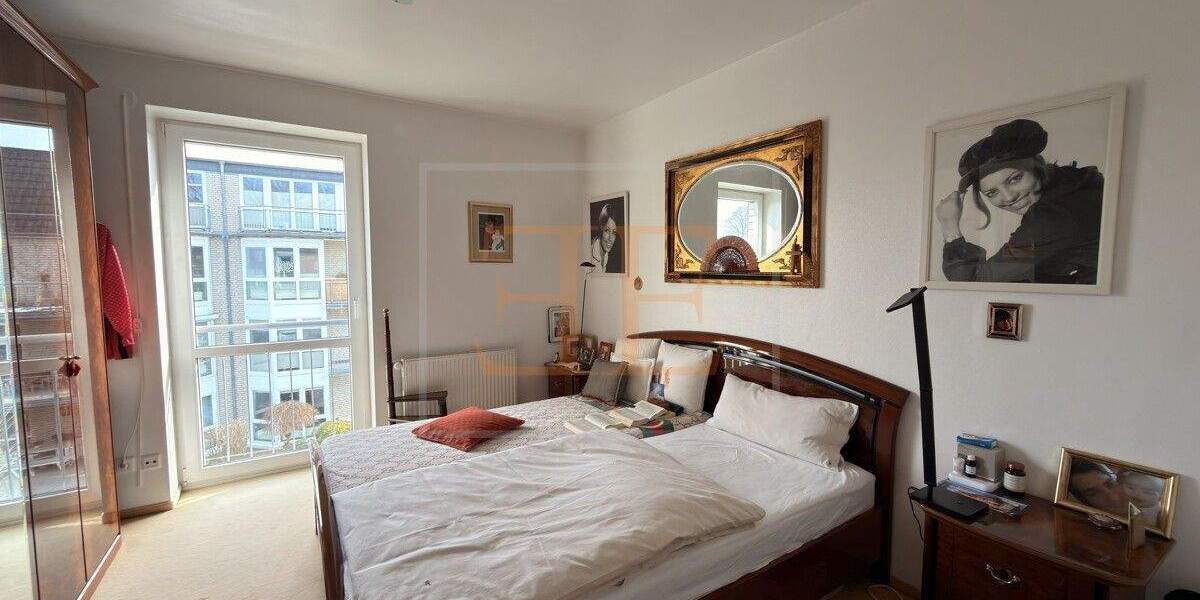 Lichtdurchflutete 2.-Zimmer Wohnung mit großem Balkon und Tiefgaragenstellplatz - Etagenwohnung Hamburg / Lurup Lurup | Angebot:25790655