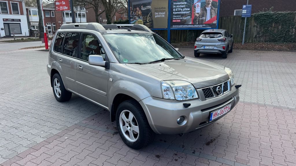Nissan X-Trail 222.500 km 2.499 &euro; Hamburg 22045